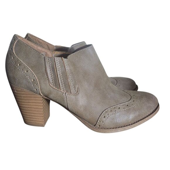 Euro Soft by Sofft Solen Wingtip Booties Womens Size 8 Brown Tan Preppy Academia - Picture 1 of 10